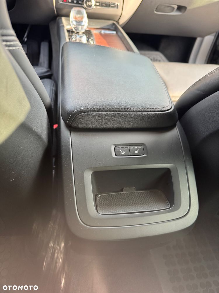 Volvo XC 60 B4 B Plus Dark - 18