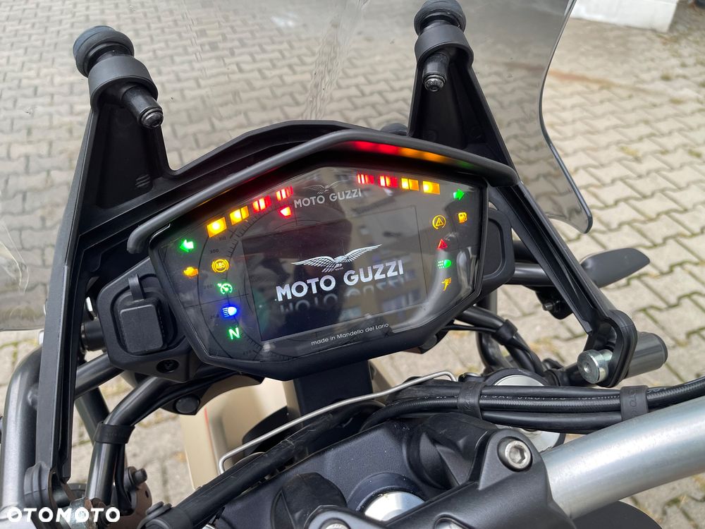 Moto Guzzi V85 - 28