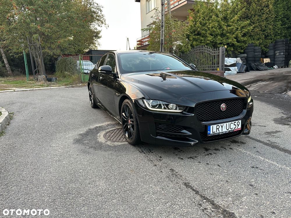 Jaguar XE 2.0 D R-Sport - 15