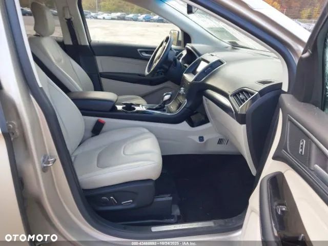 Ford Edge - 6