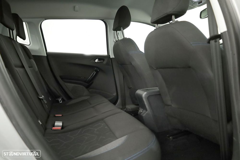 Peugeot 2008 1.2 PureTech Signature - 20