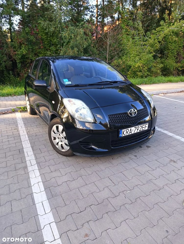 Toyota Yaris - 1
