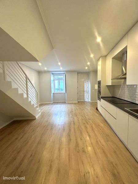 Casa alugar 3 pisos T2 + Sotao + Terraço - Grande imagem: 3/12