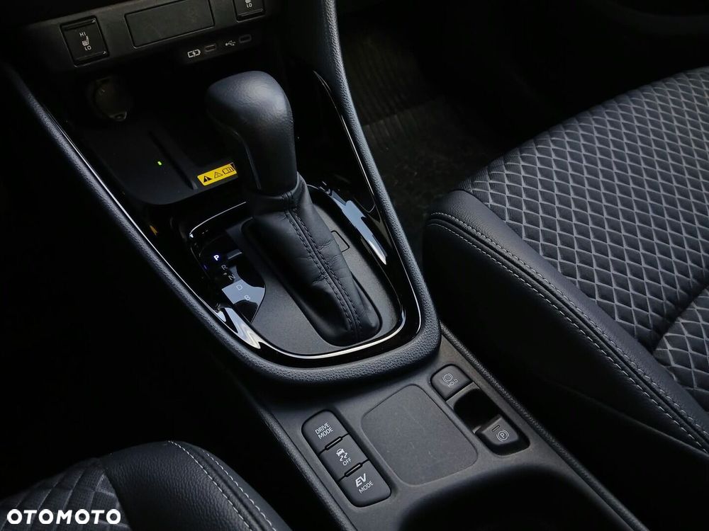 Toyota Yaris Hybrid 1.5 Executive - 21