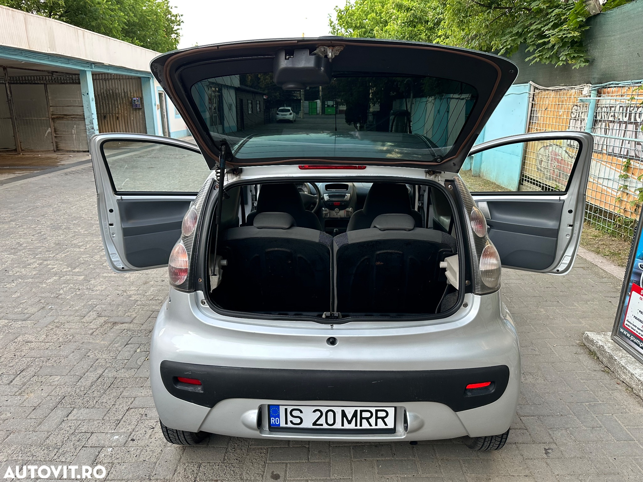 Peugeot 107 Two 1.0 E - 13