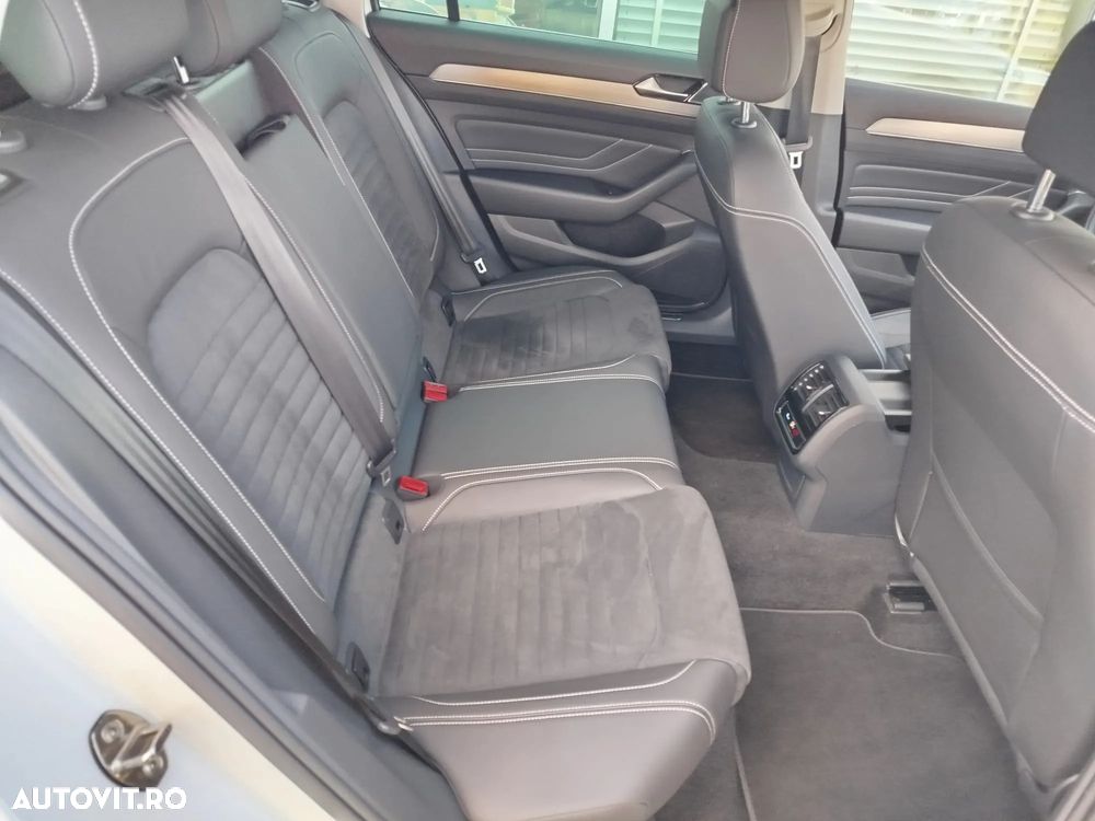 Volkswagen Passat Variant 2.0 TDI SCR DSG 4Motion Elegance - 29