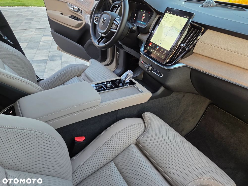 Volvo XC 90 - 9