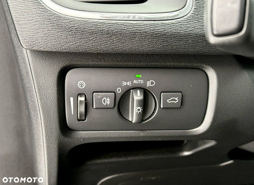 Volvo V40 Cross Country D3 Drive-E Momentum - 30