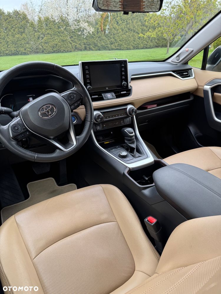 Toyota RAV4 - 1