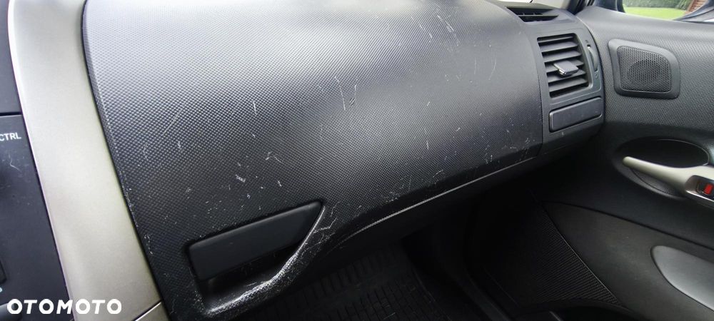 Toyota Auris 1.4 D-4D - 17