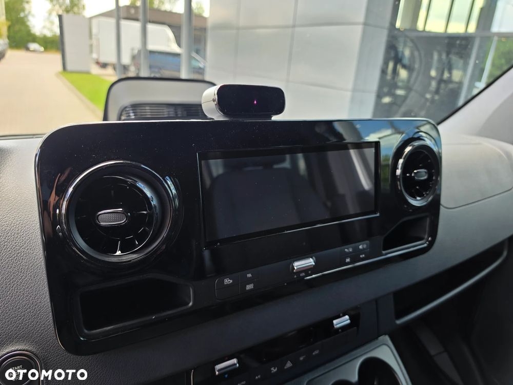 Mercedes-Benz Sprinter - 23