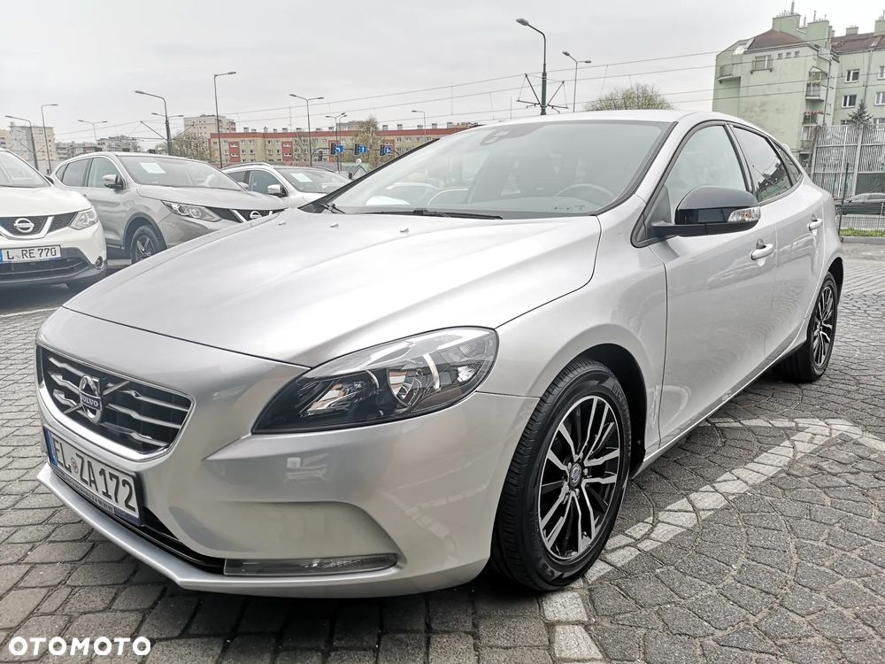 Volvo V40 T4 Powershift Kinetic - 1