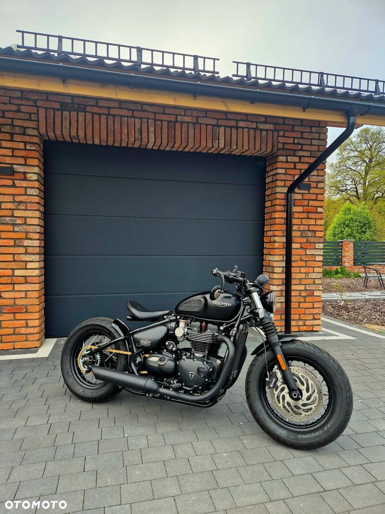 Triumph Bonneville Bobber - 4
