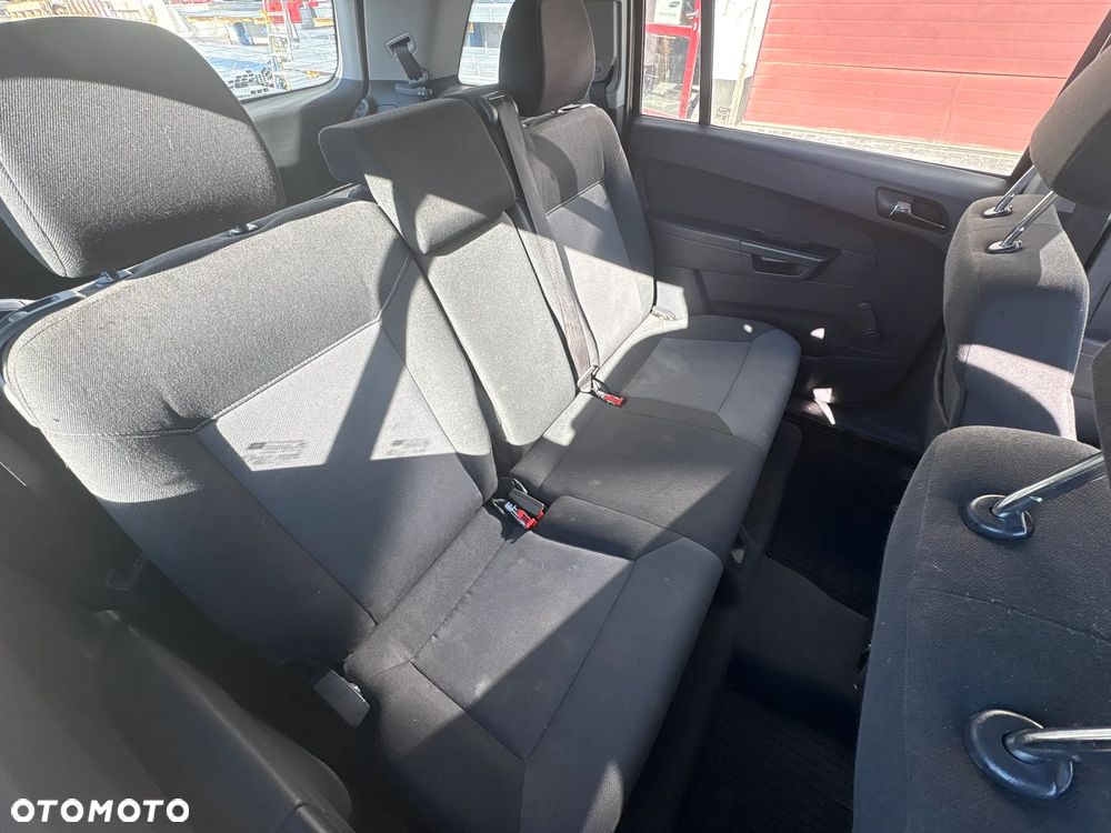 Opel Zafira - 4