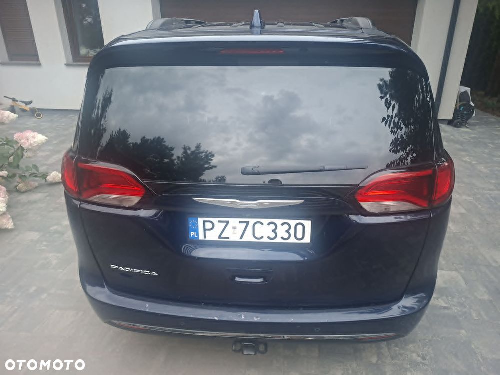 Chrysler Pacifica - 3