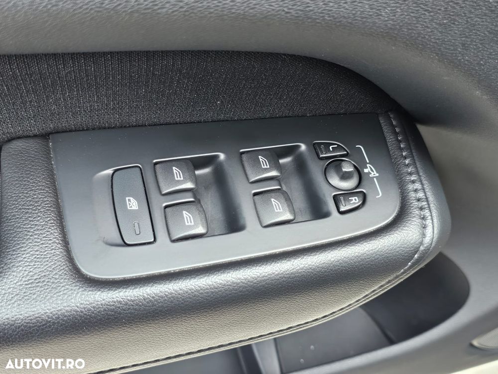 Volvo XC 60 B5 D AWD Geartronic RDesign - 22