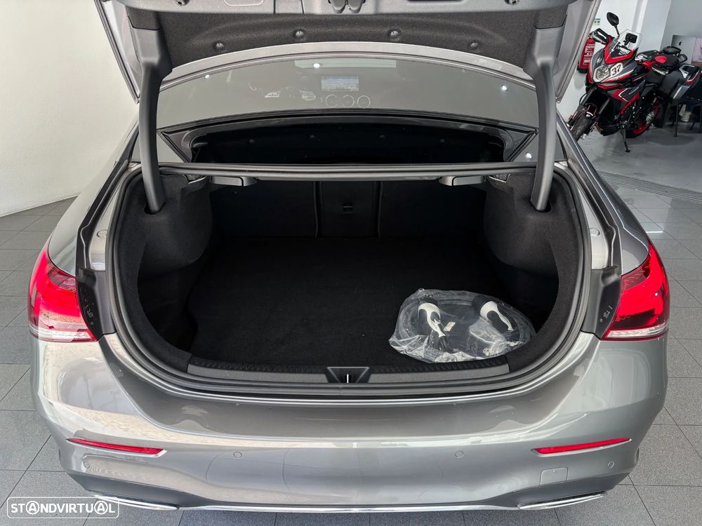 Mercedes-Benz A 250 Limousine - 28