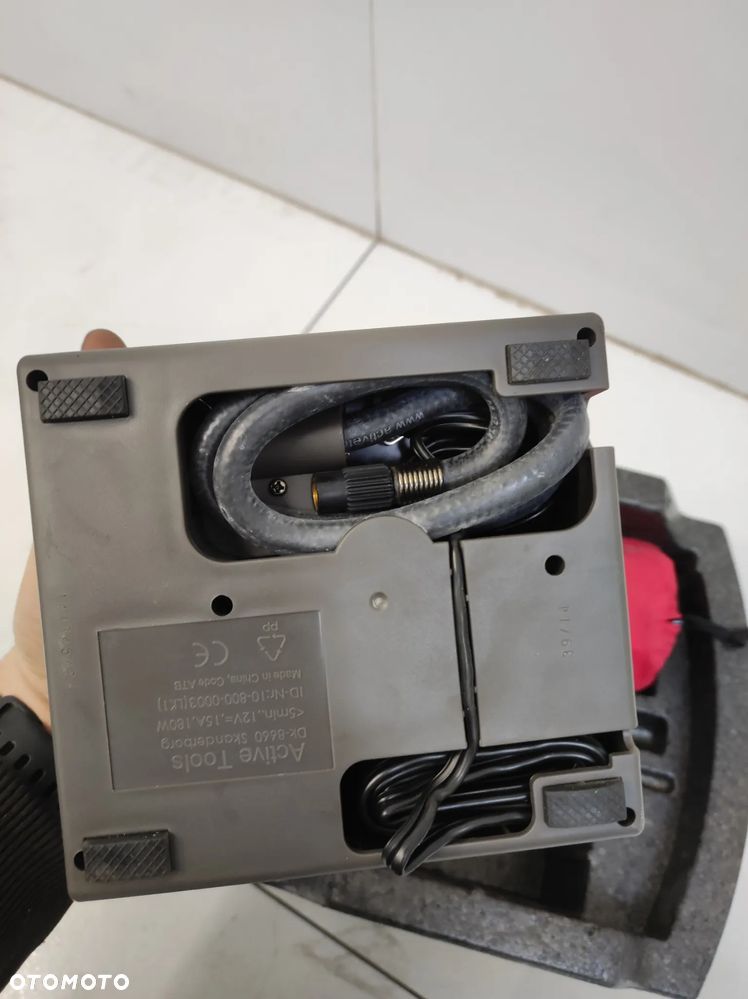 Styropian wkład koła zapasowego zestaw naprawczy pompka VW Passat B8 - 5