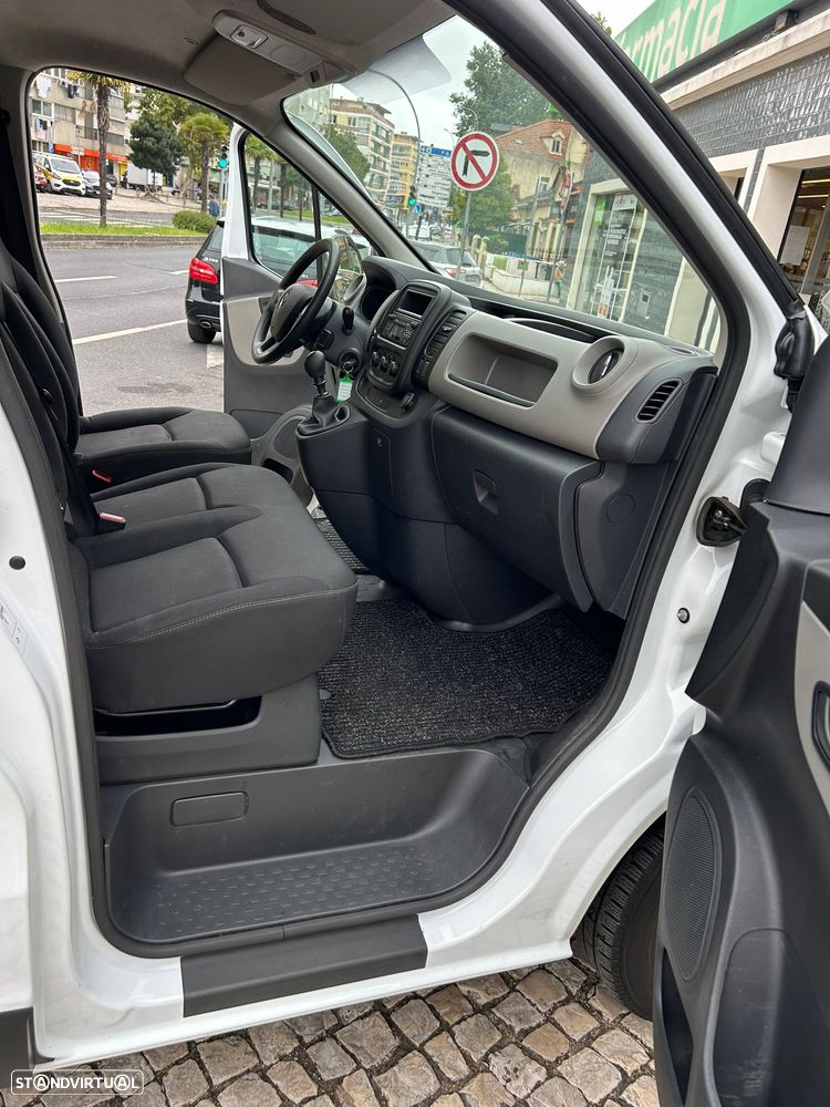 Renault Trafic - 23