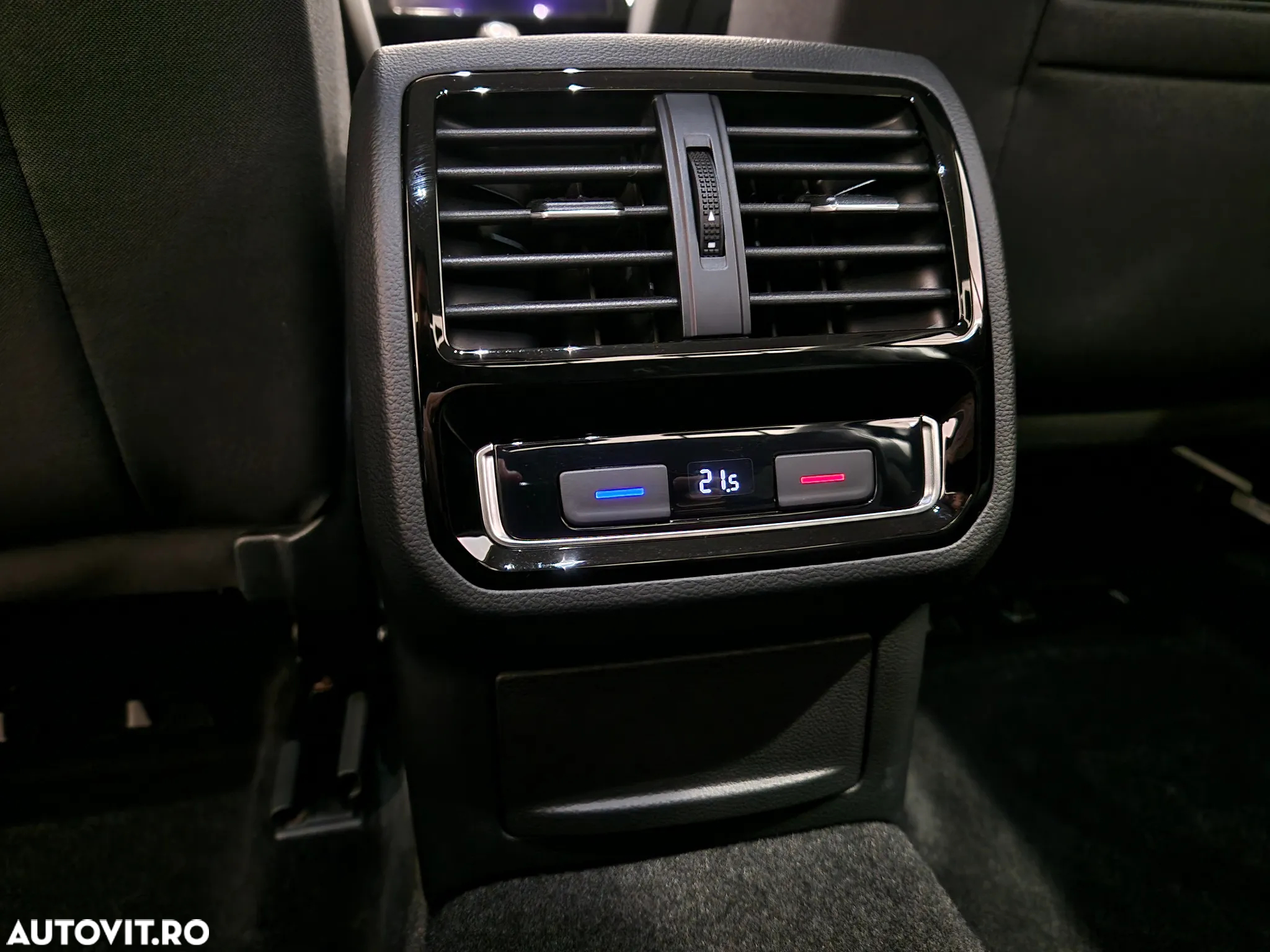 Volkswagen Passat 2.0 TDI SCR DSG Business - 27
