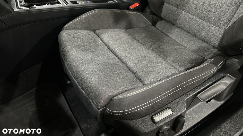 Volkswagen Passat - 16