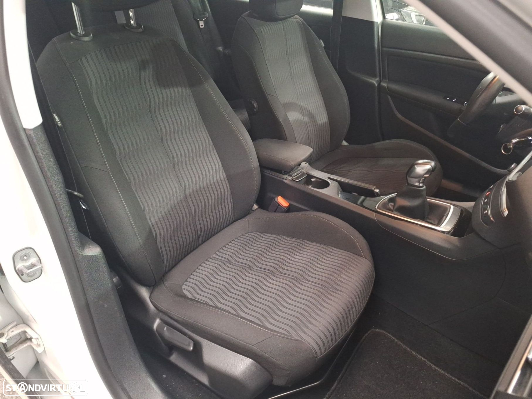 Peugeot 308 1.6 e-HDi Active - 19