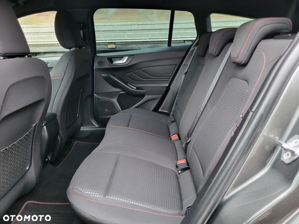 Ford Focus 1.5 EcoBoost STart-Stopp-System ST-LINE X - 25