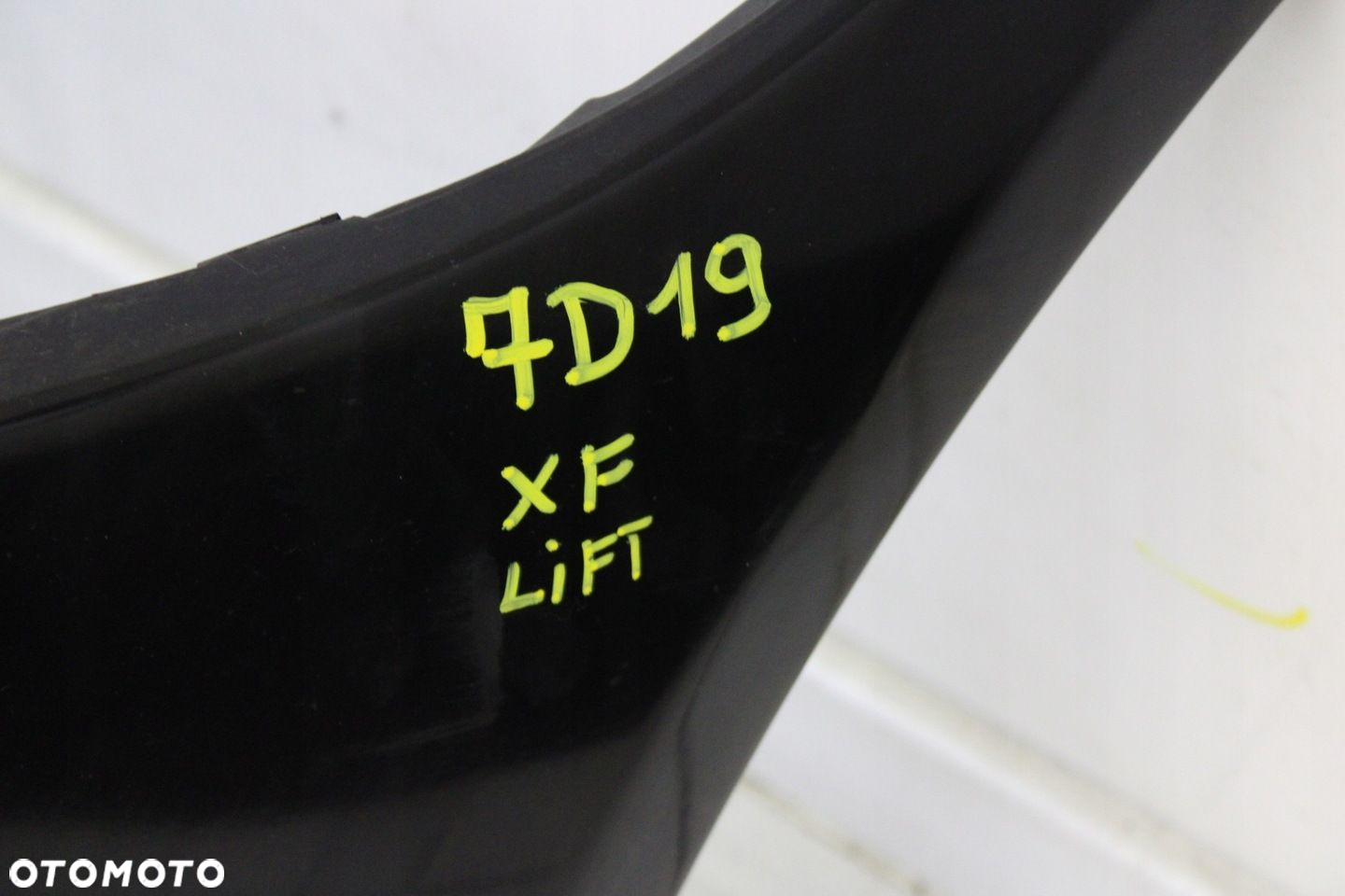 JAGUAR XF LIFT 2011R- ZDERZAK PRZÓD PRZEDNI XENON JBC - KOD LAKIERU - 16