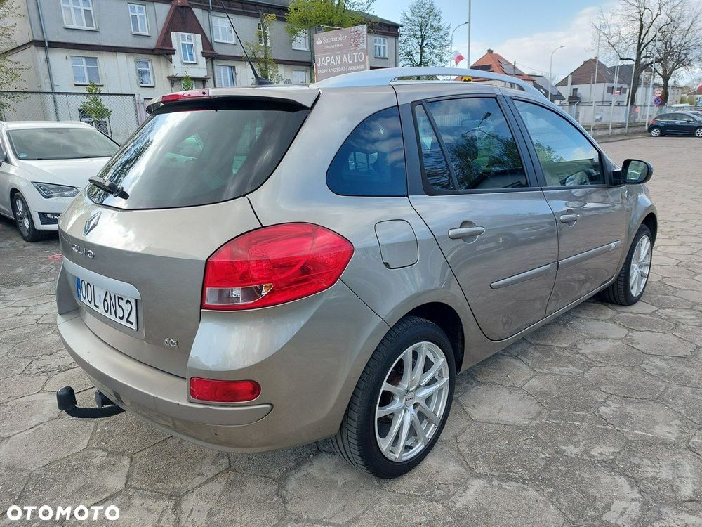 Renault Clio - 8