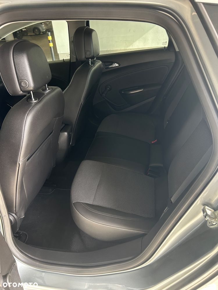 Opel Astra 1.6 Turbo Edition - 5