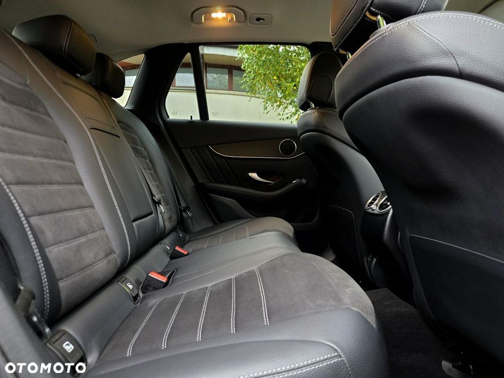 Mercedes-Benz GLC 200 d 4Matic 9G-TRONIC AMG Line - 11
