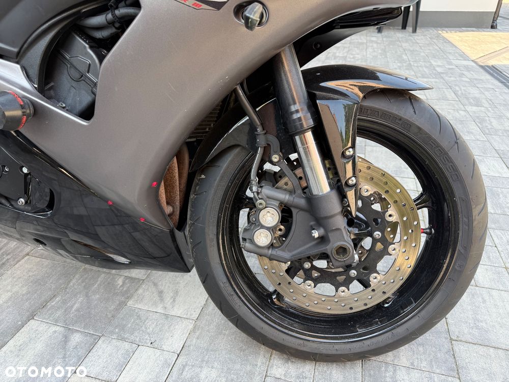 Yamaha R6 - 10