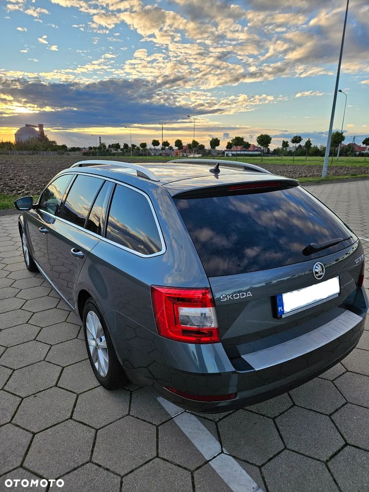 Skoda Octavia 1.6 TDI DSG Clever - 4
