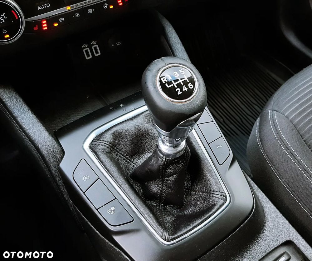 Ford Kuga 1.5 EcoBoost FWD Titanium - 38
