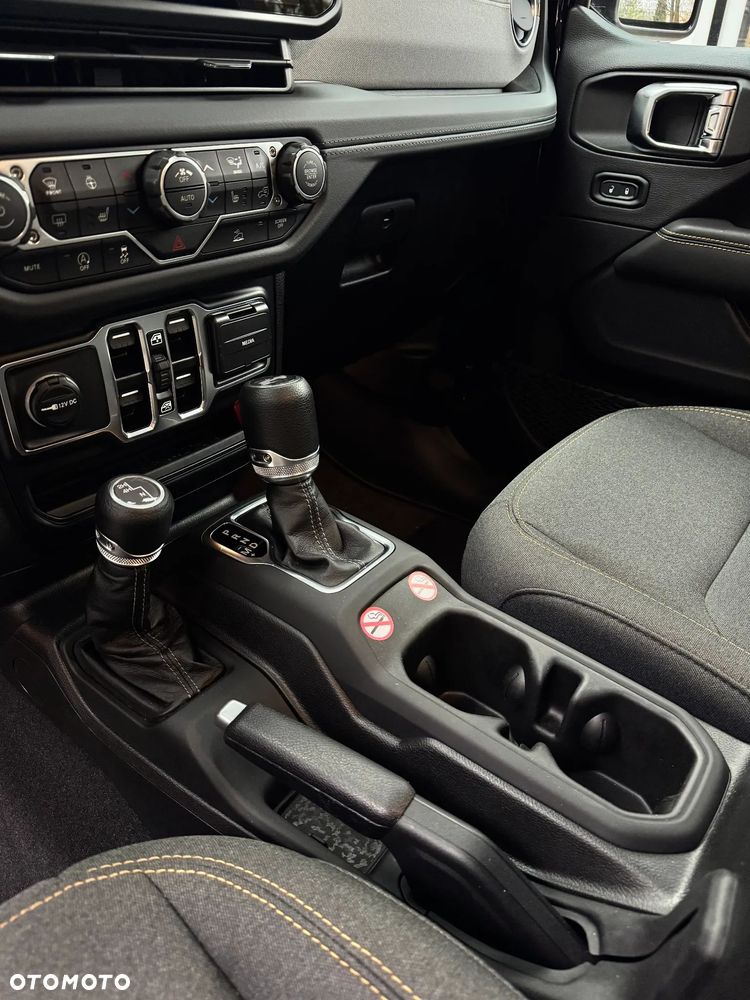 Jeep Wrangler Unlimited GME 2.0 Turbo Sahara - 14