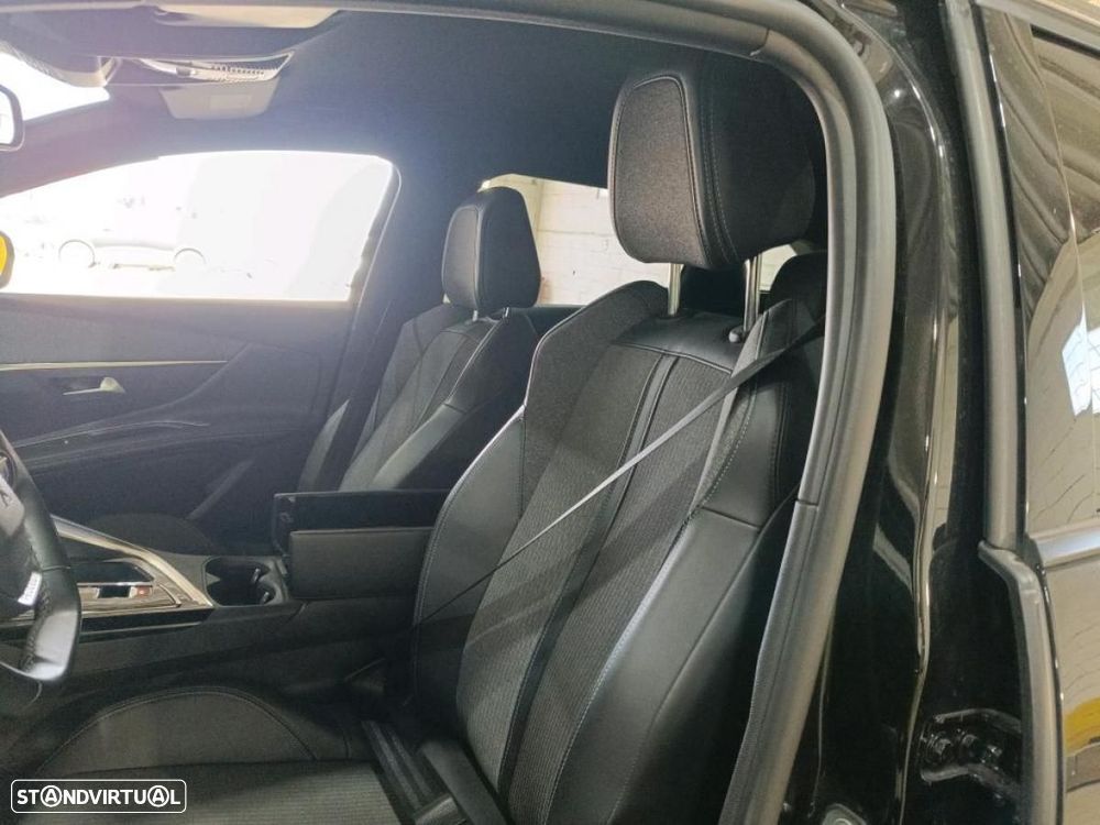 Peugeot 3008 1.6 Hybrid Allure Pack e-EAT8 - 4
