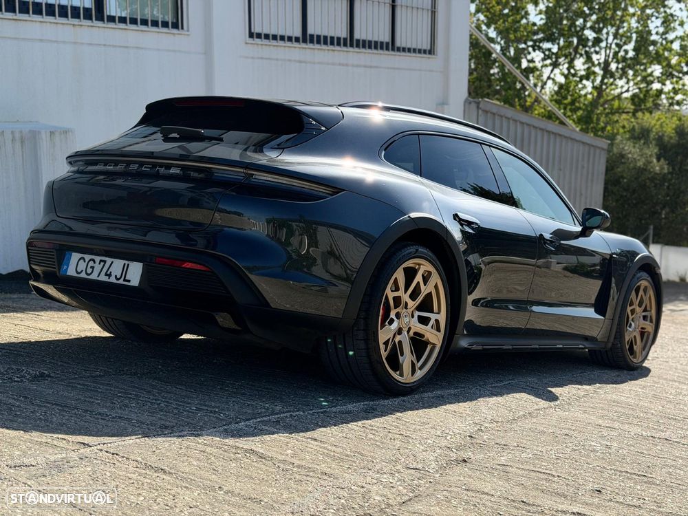 Porsche Taycan Cross Turismo 4S - 20