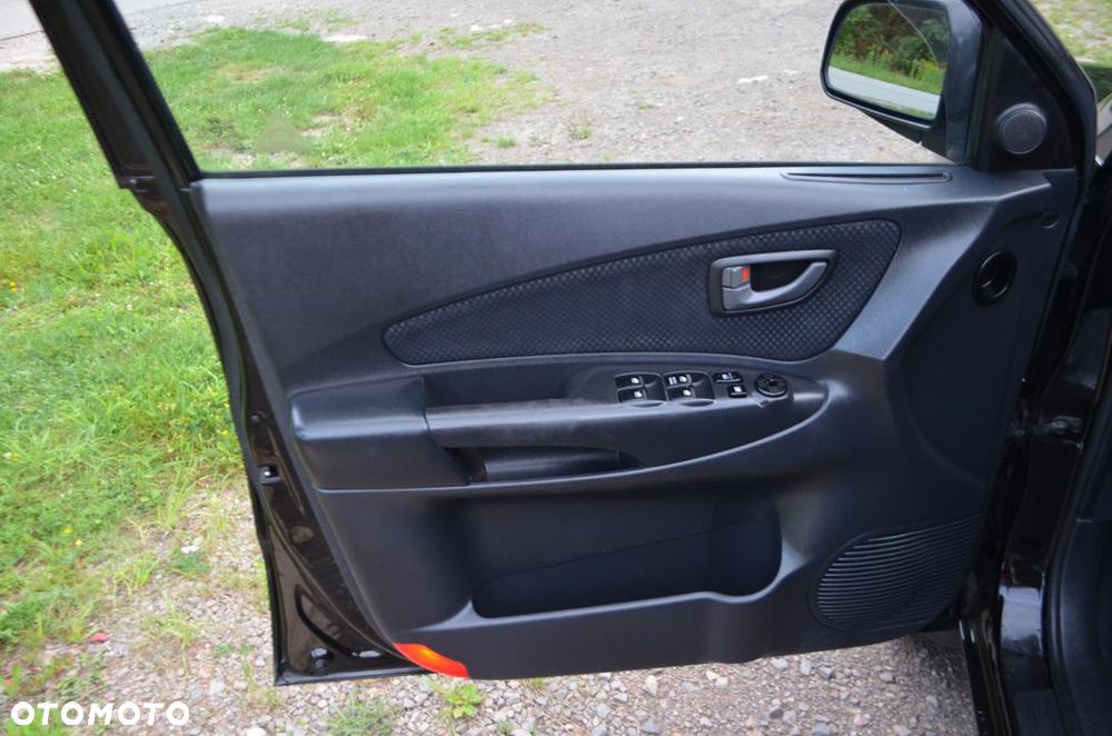 Hyundai Tucson 2.0 Comfort 2WD - 19