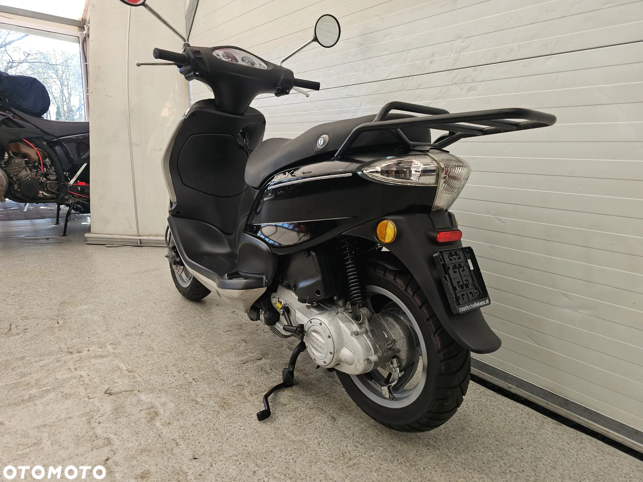 Piaggio FLY - 12