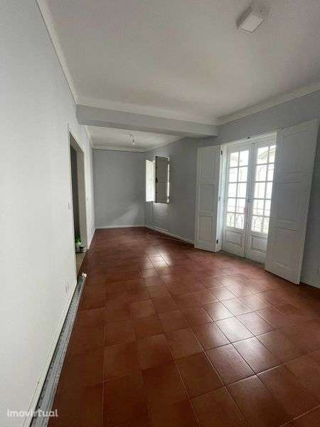 Arrenda-se T1 Centro Histórico de Viana do Castelo - Grande imagem: 2/9