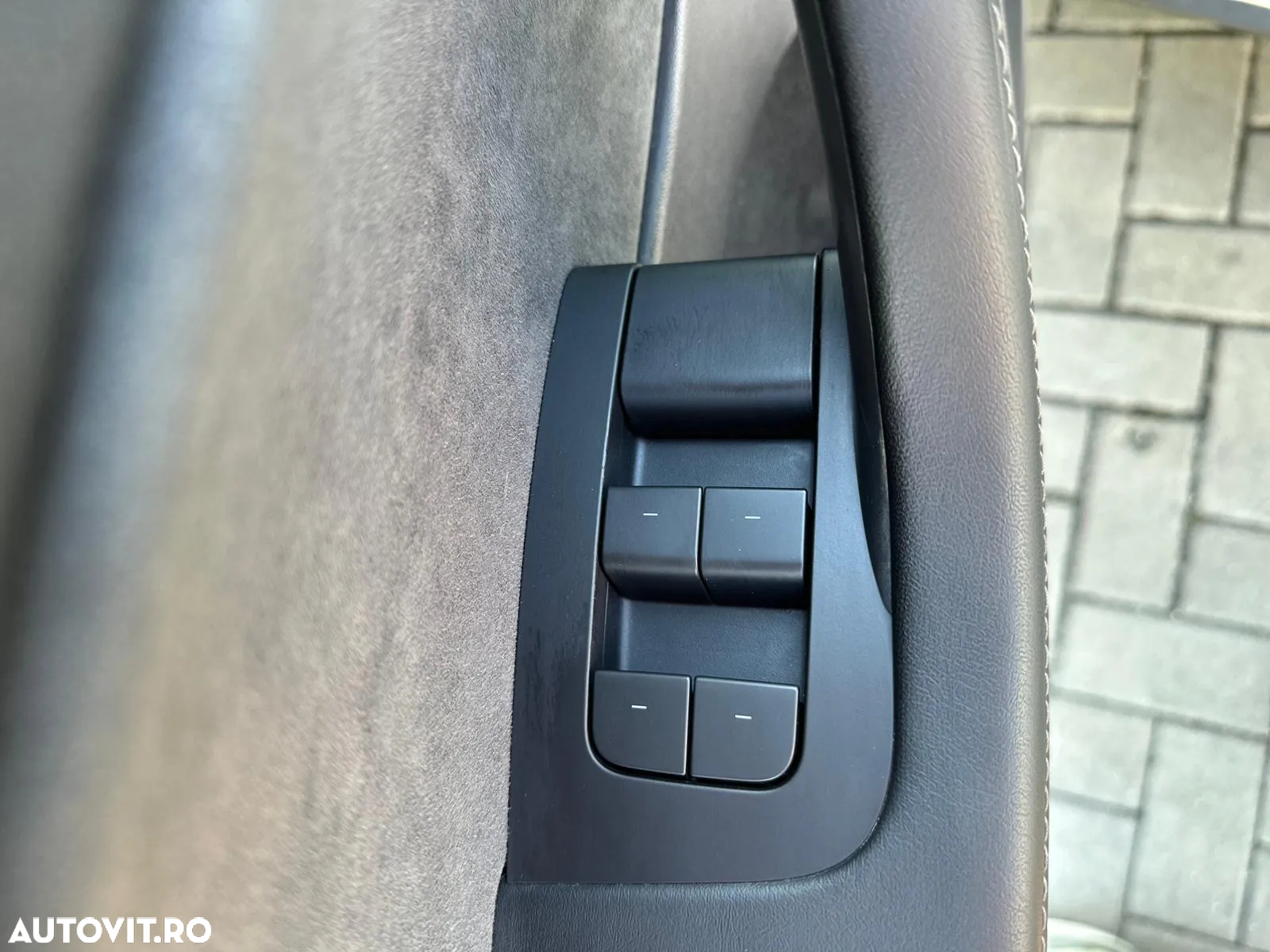 Tesla Model Y Long Range Dual Motor AWD - 35
