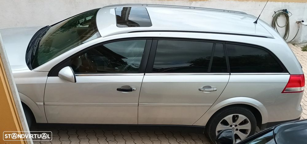 Opel Vectra Caravan 1.9 CDTi Executive - 25