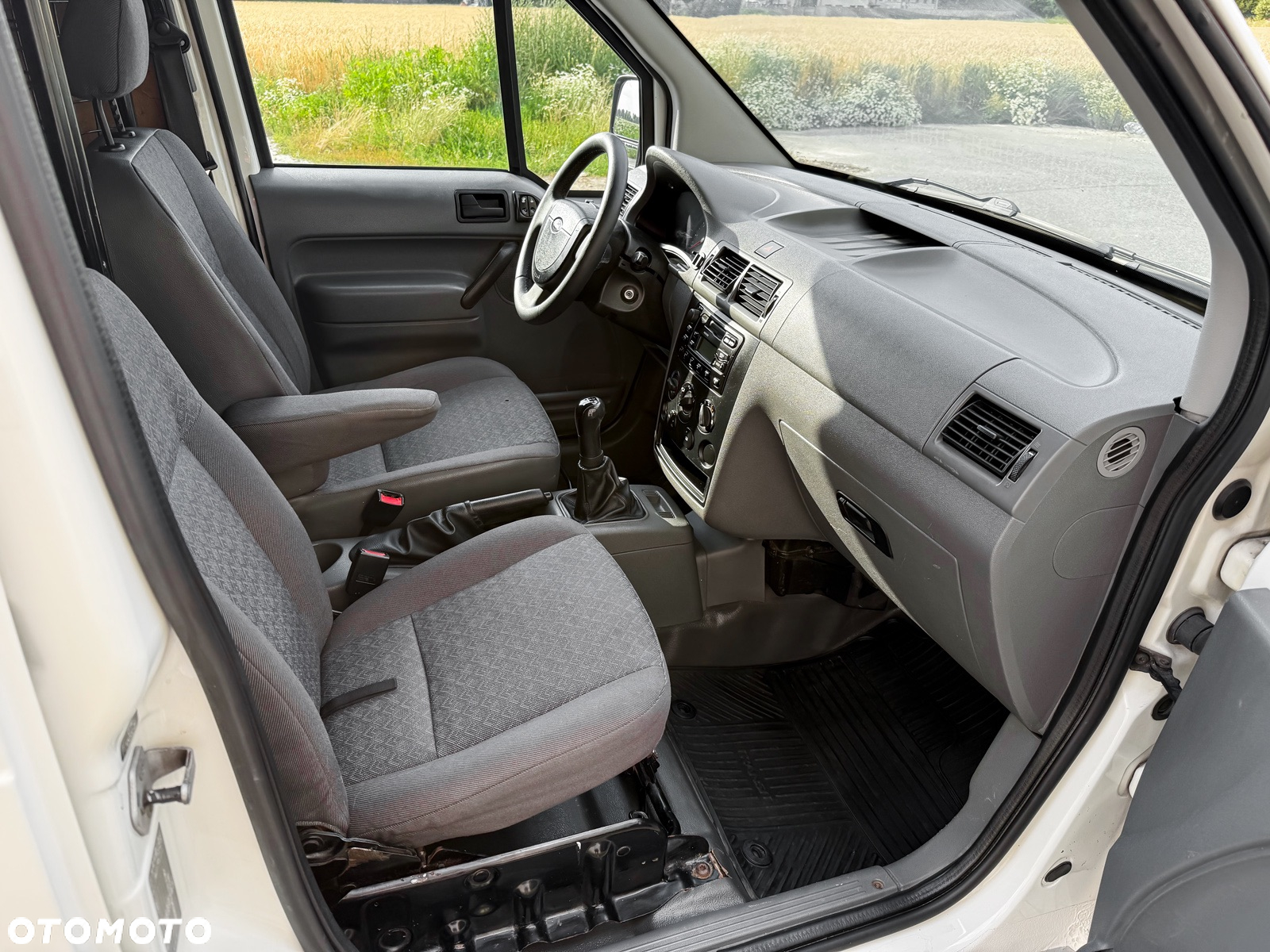 Ford Transit Connect - 8