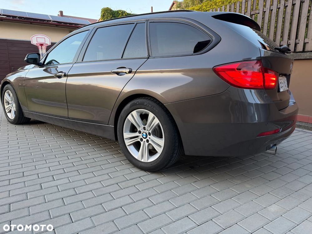 BMW Seria 3 318d - 15