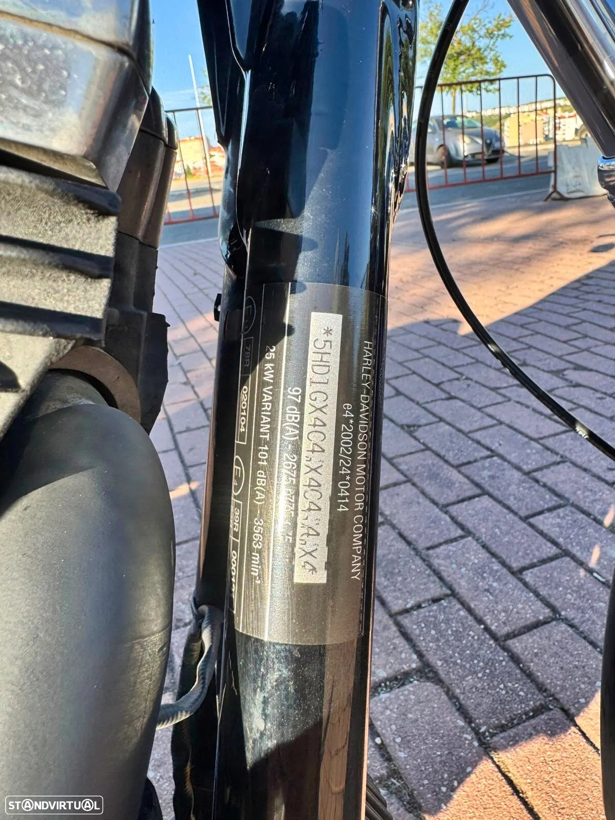 Harley-Davidson Dyna Street Bob - 14
