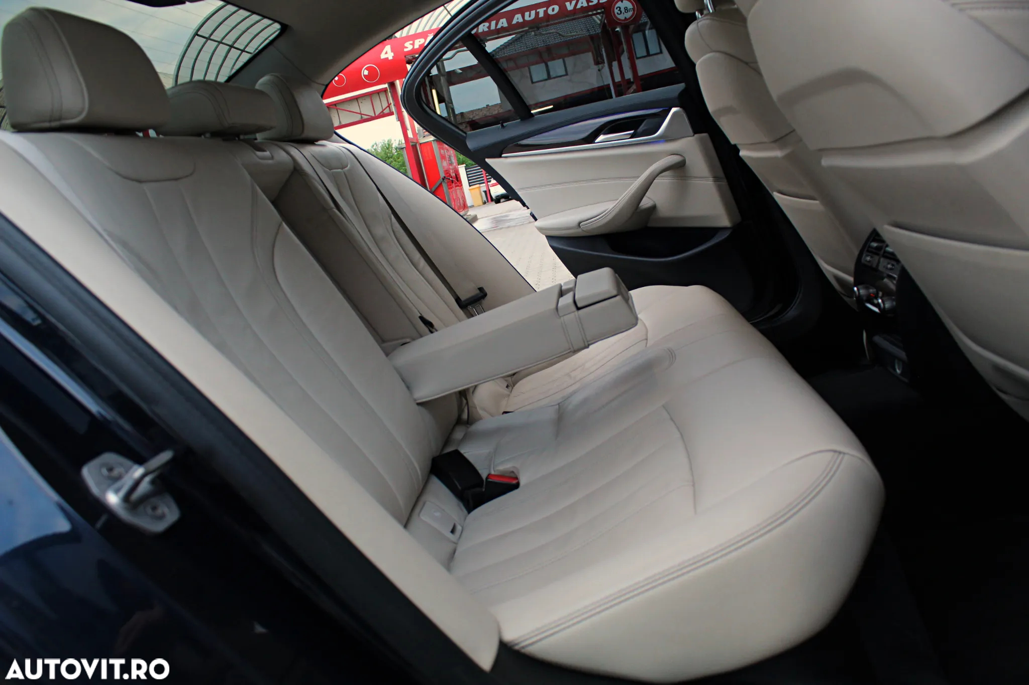 BMW Seria 5 520d xDrive AT - 18