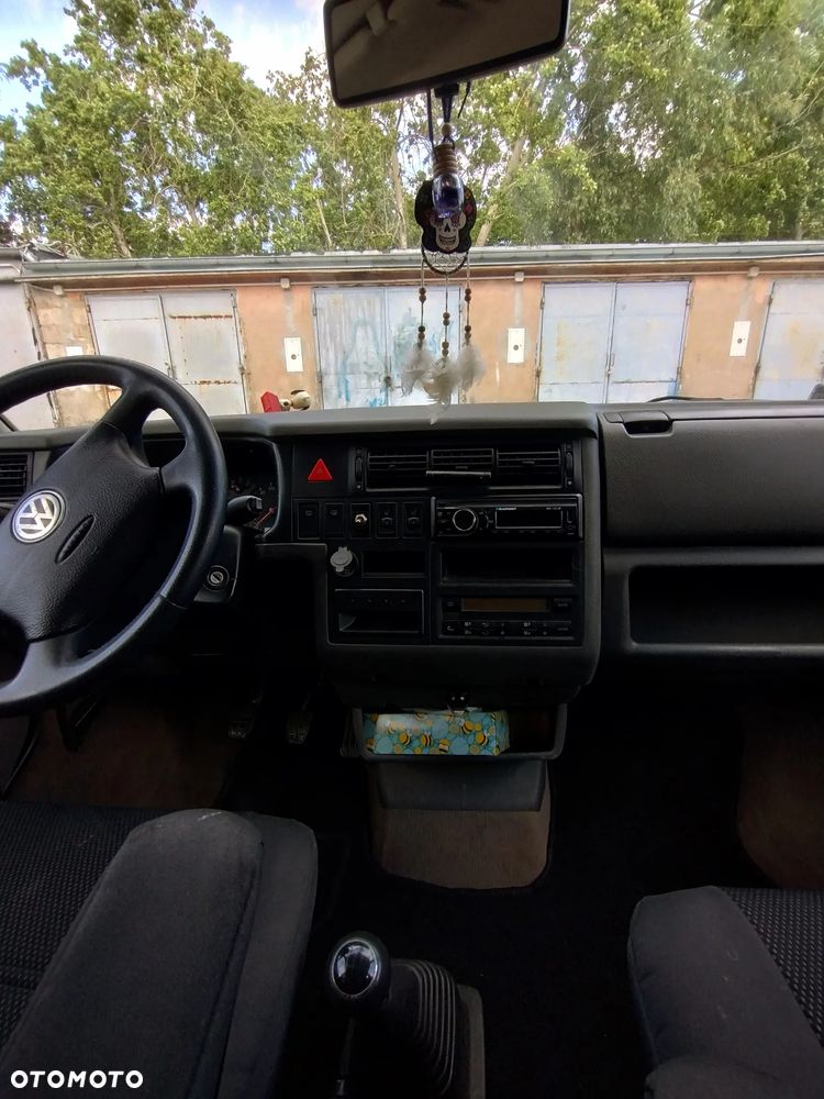 Volkswagen Multivan - 25