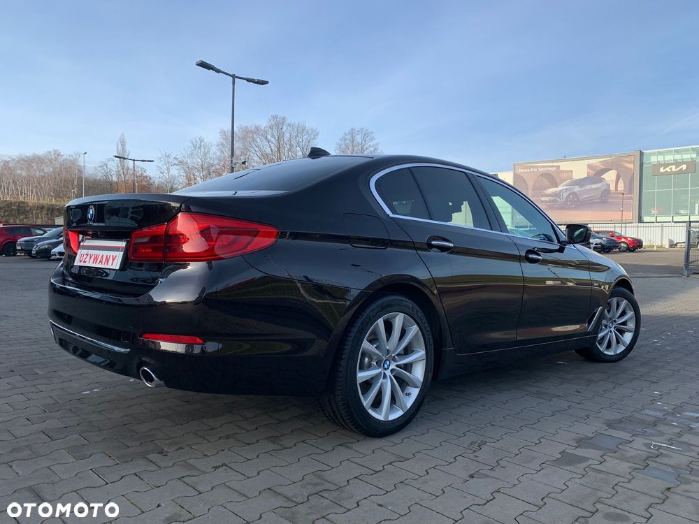 BMW Seria 5 530i GPF xDrive Luxury Line - 6