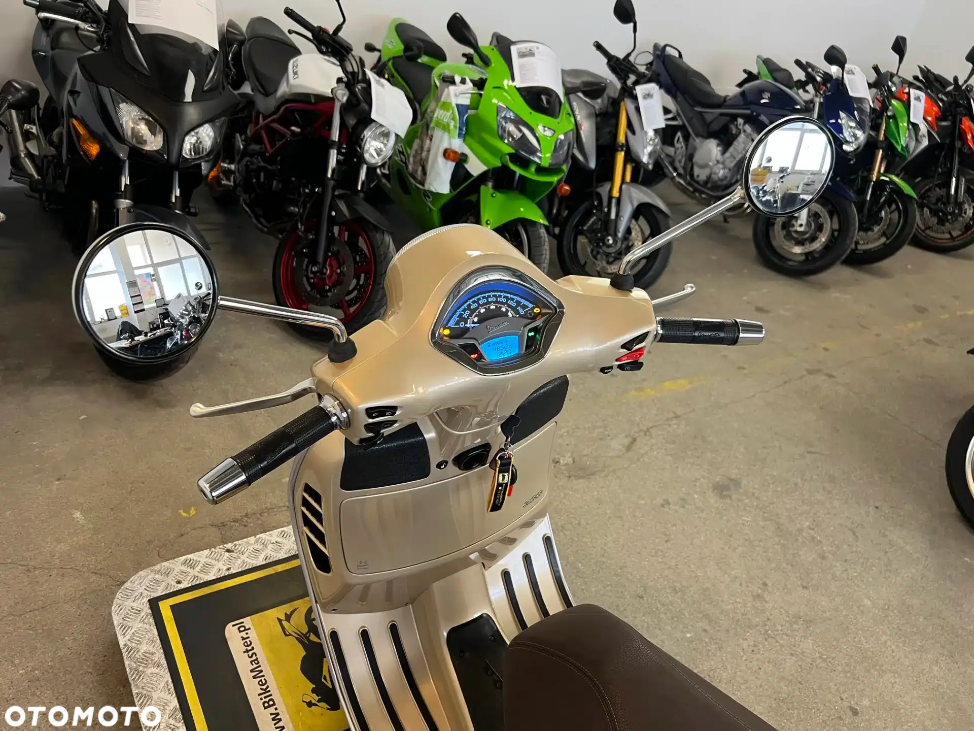 Vespa GTS - 14