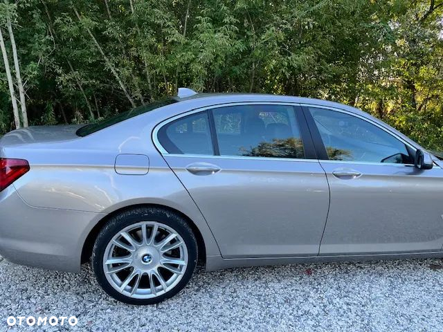 BMW Seria 7 740d xDrive - 14